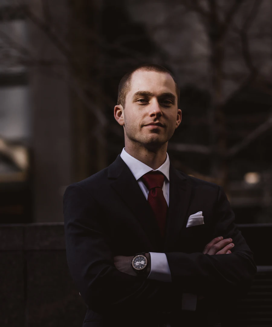 Portrait of the agency's principal agent